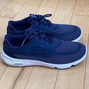 Sperry 7 Sea 3-Eye Sneaker, navy blue boat shoes women’s Size 9.5